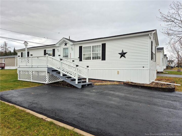 28 Dougnorth Street  Fredericton NB E3G 0H7 photo