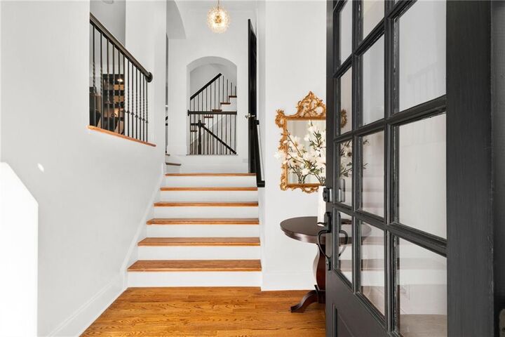 Property Photo:  5945 Reddington Way  GA 30328 