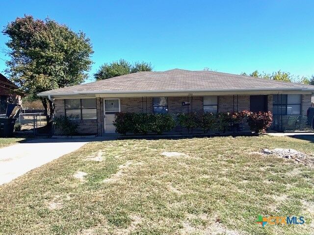 Property Photo: 1904 Henry Street 1 +2 TX 76522