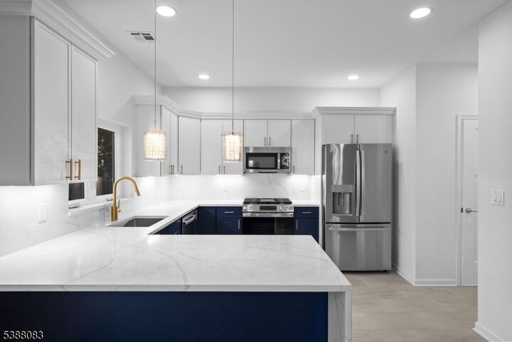 Property Photo:  410 Morris Pl  NJ 07203 