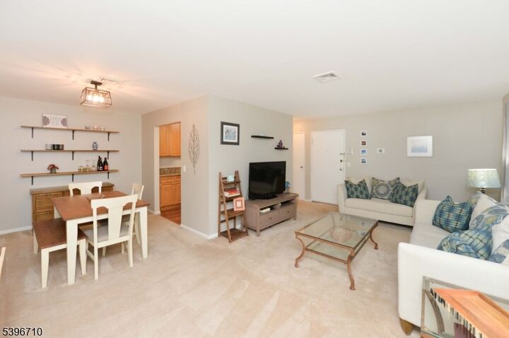 Property Photo: 50 Rock Rd B6 NJ 07506