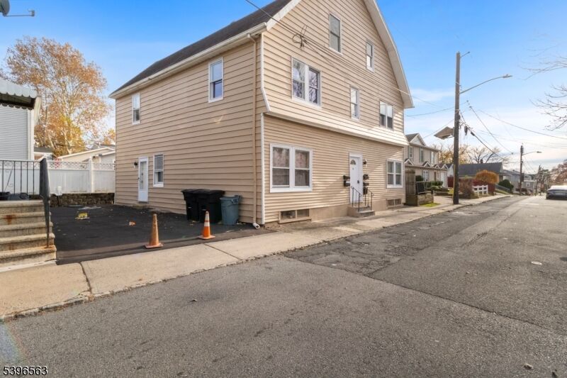 Property Photo:  6 Oswald Pl 3B  NJ 07088 