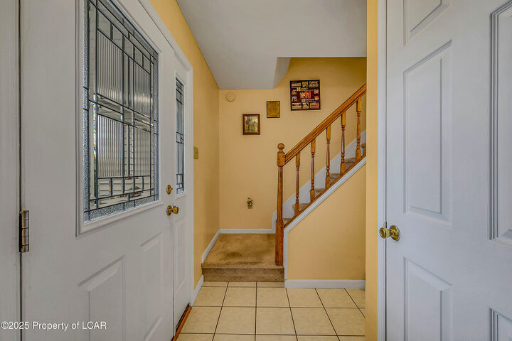 Property Photo:  1 Rockledge Drive  PA 18707 