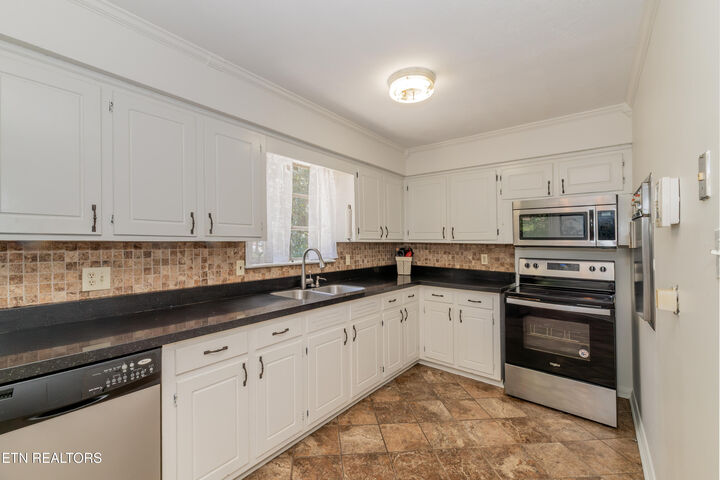 Property Photo:  1112 Dogwood Drive  TN 37763 