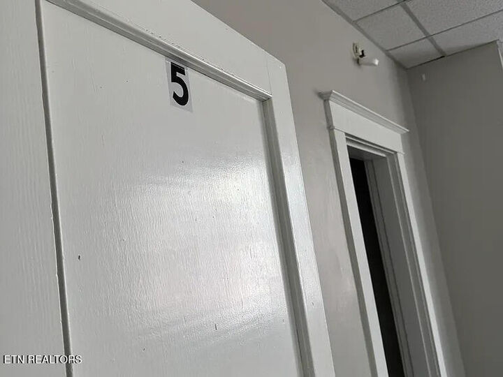 Property Photo: 420 N Roane St 5 TN 37748