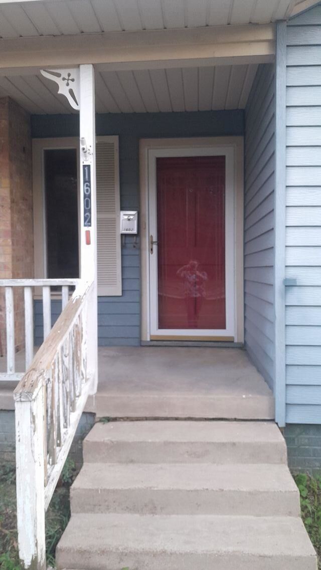 Property Photo: 1602 E Main TX 75652