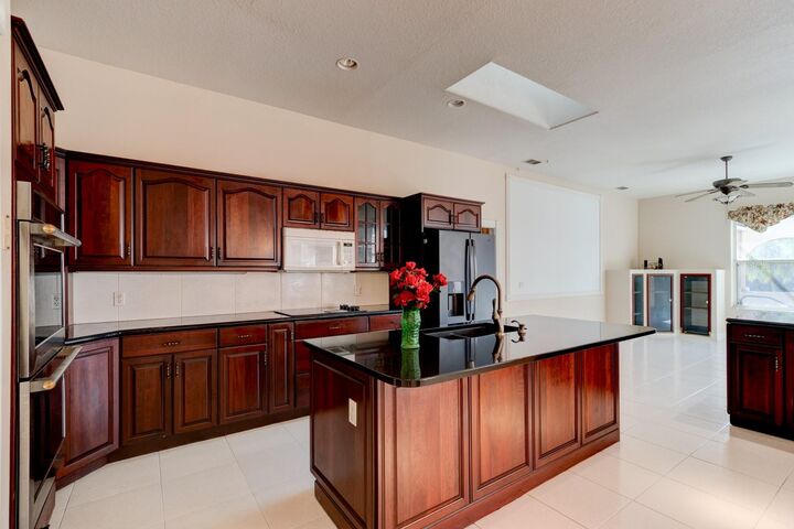 Property Photo: 58 Emerald Oaks Lane FL 32174