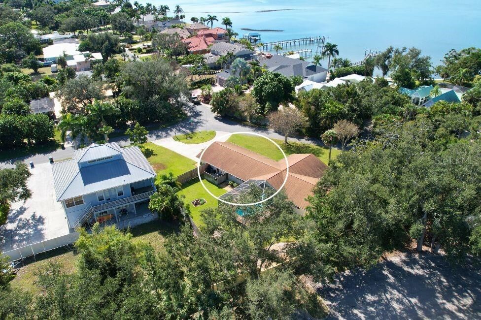 Property Photo: 315 Bayshore Drive FL 34229