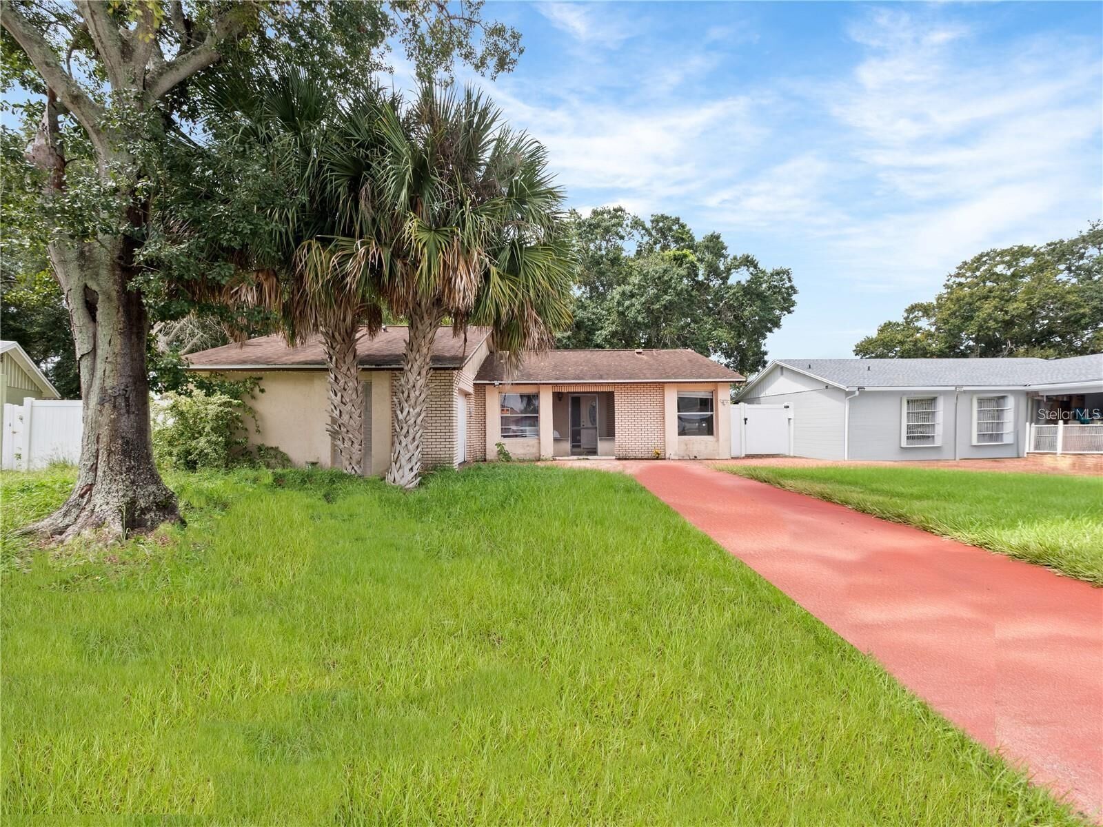 Property Photo:  431 Ball Court  FL 34759 