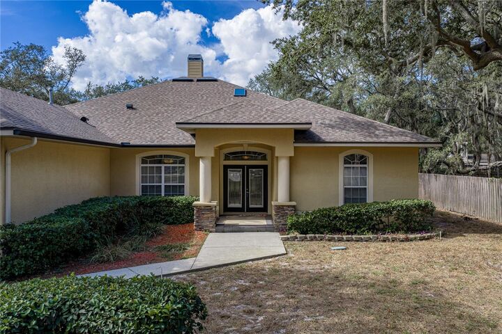Property Photo: 10921 McMullen Road FL 33569
