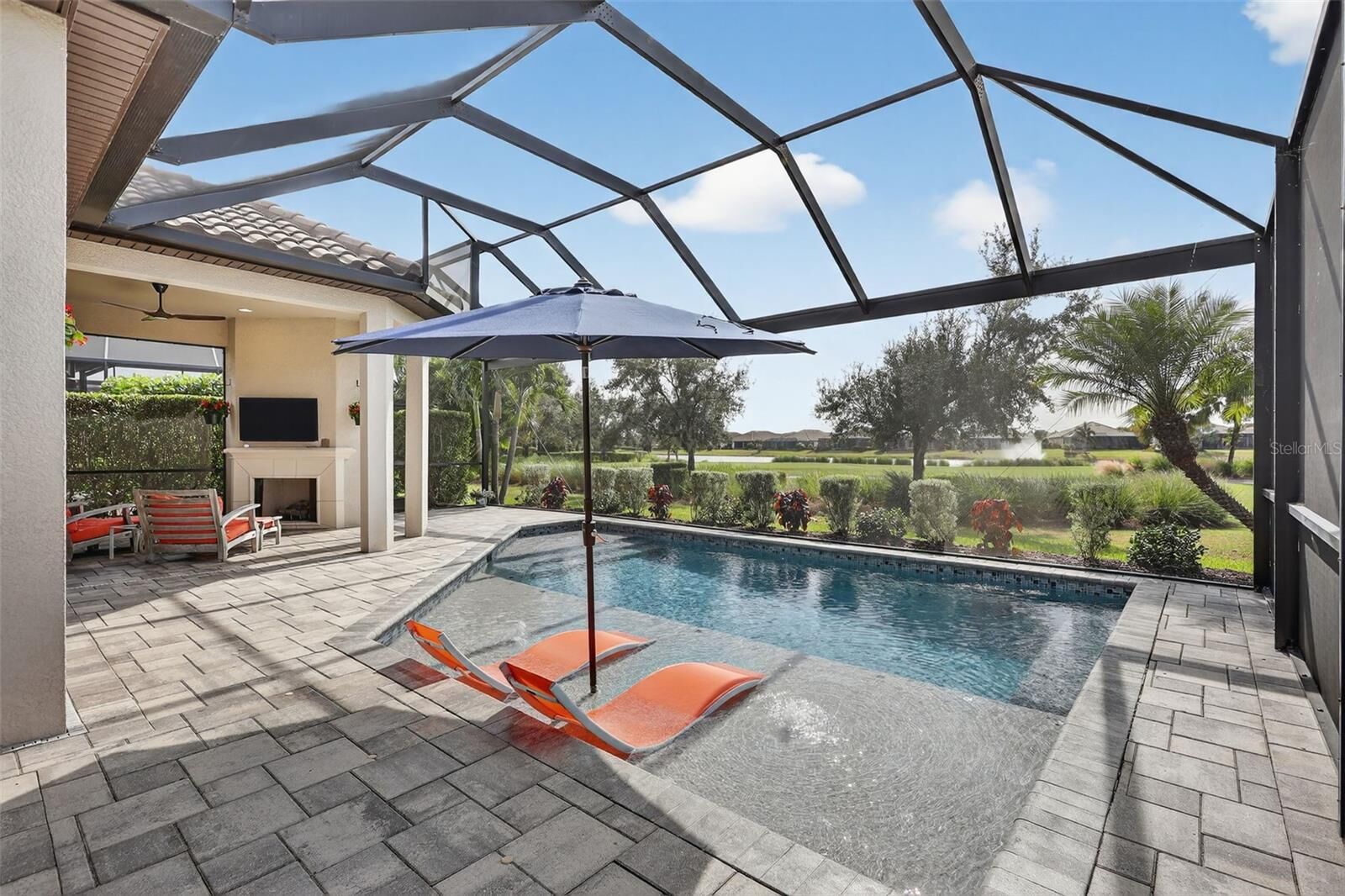 Property Photo: 13208 Sorrento Way FL 34211
