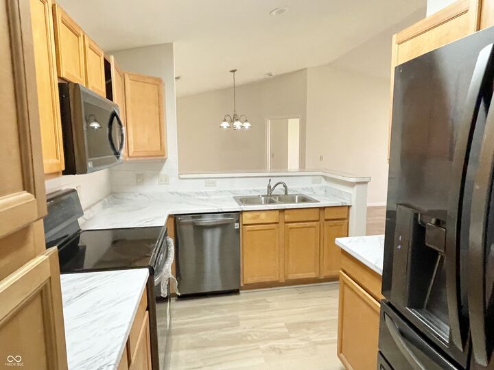 Property Photo:  9820 Legends Creek Drive  IN 46229 