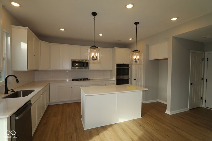 Property Photo: 17025 Silo Ridge Way IN 46060