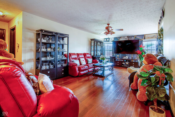 Property Photo:  931 Lionshead Lane  IN 46143 