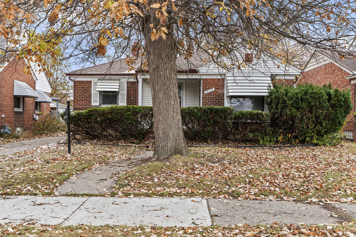 Property Photo: 19412 Sussex Street MI 48235