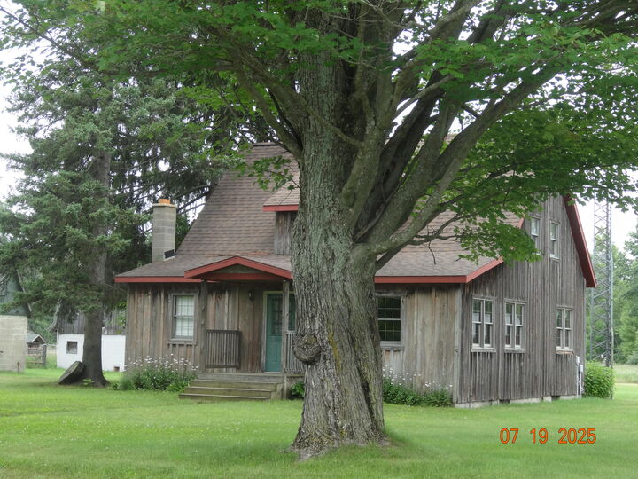 Property Photo:  640 Oak Avenue  MI 49349 