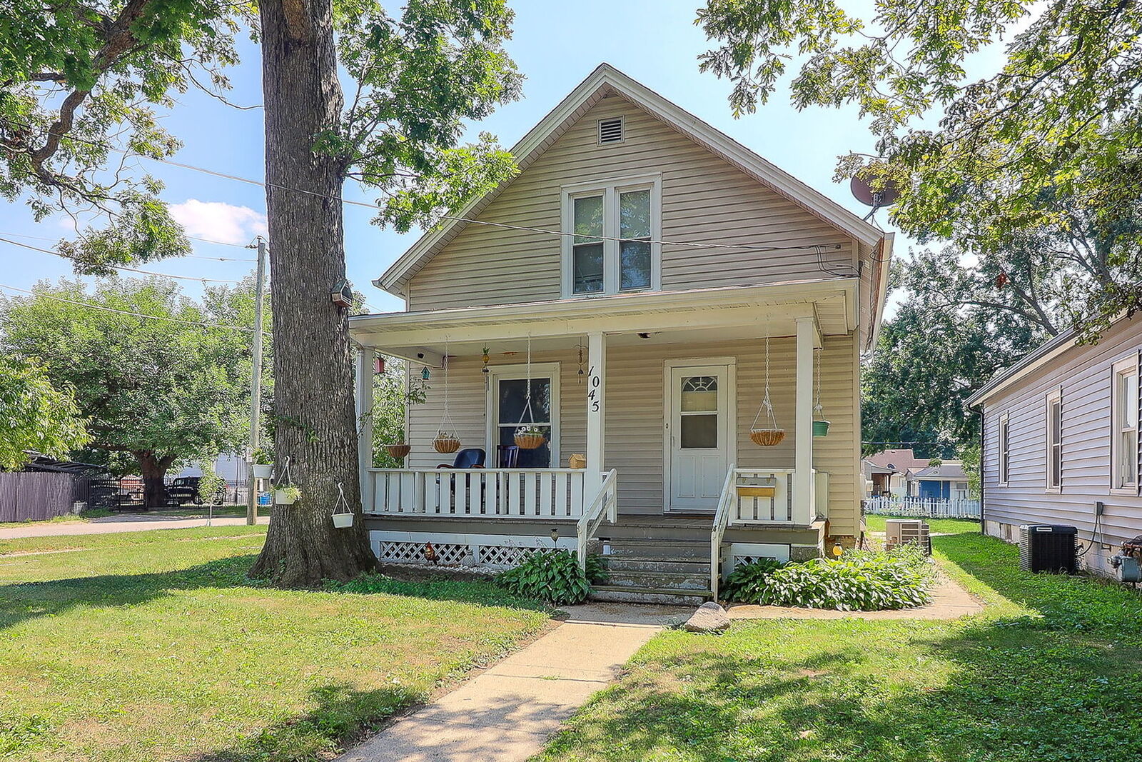 Property Photo:  1045 Grand Boulevard  IL 60505 