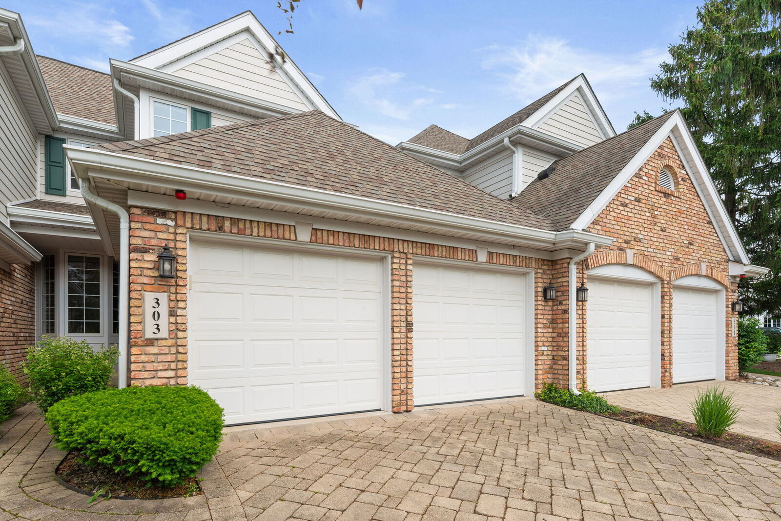 Property Photo:  303 Reserve Circle  IL 60514 