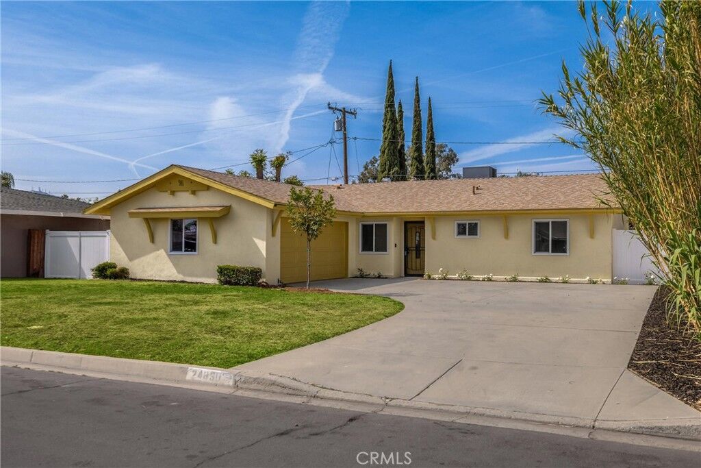 Property Photo:  24830 Lukewood  CA 92553 