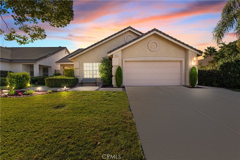 Property Photo:  924 Riverview  CA 92374 