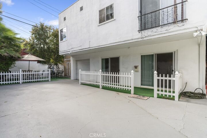 Property Photo: 10636 Ayres Avenue CA 90064