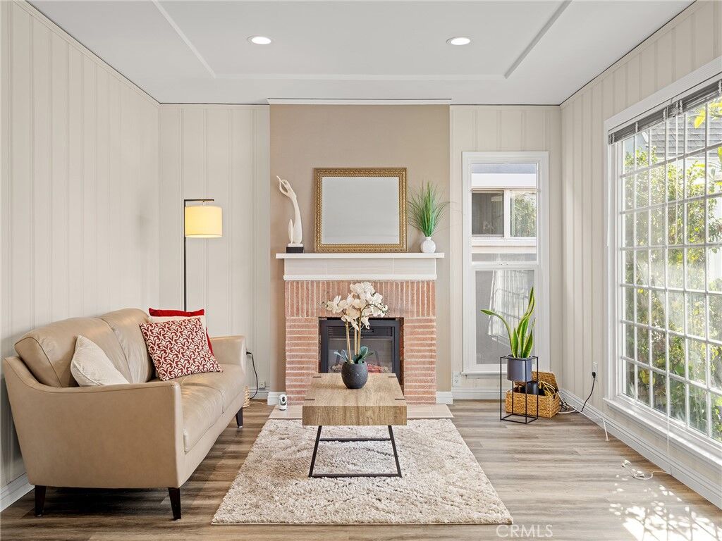 Property Photo:  724 Border Avenue  CA 90501 