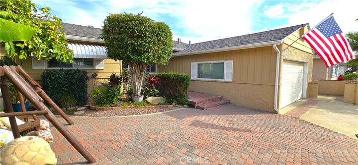 Property Photo:  11514 Mollyknoll  CA 90604 