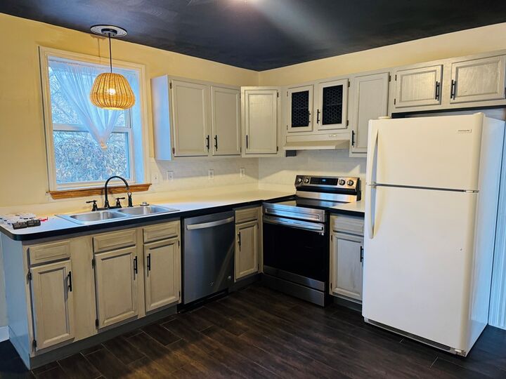 Property Photo:  119 Draper St  PA 18840 