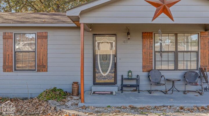 Property Photo:  1611 Birdell Street  AR 72455 