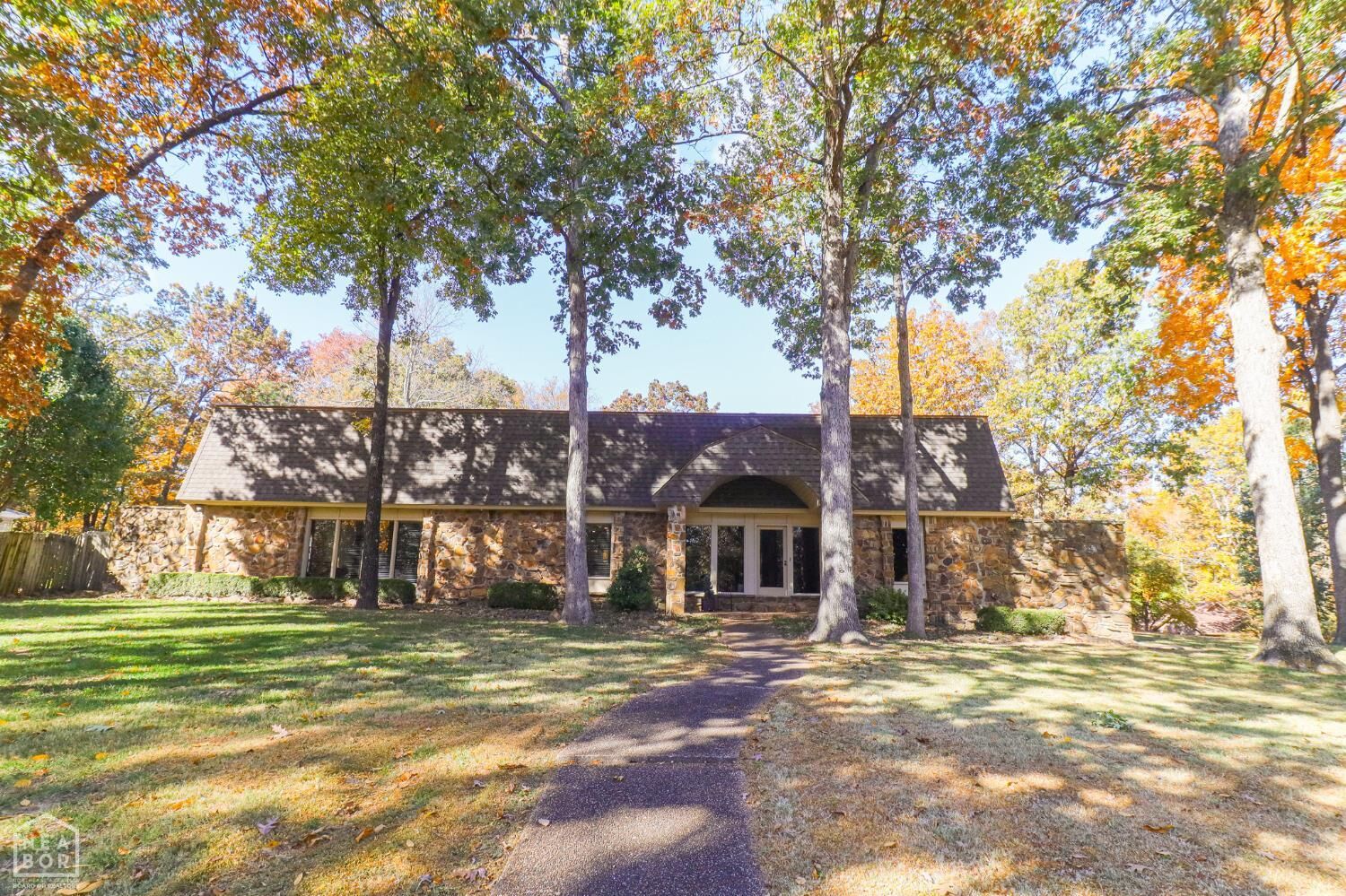 Property Photo: 2100 Paula Drive AR 72404