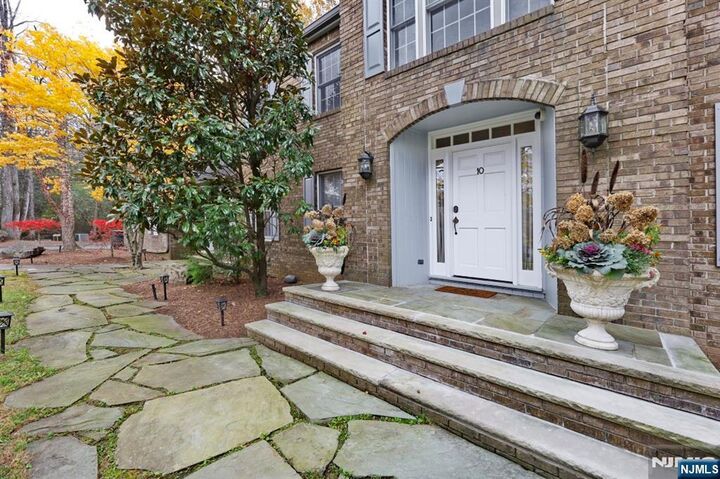 Property Photo:  10 Watch Hill Road  NJ 07430 