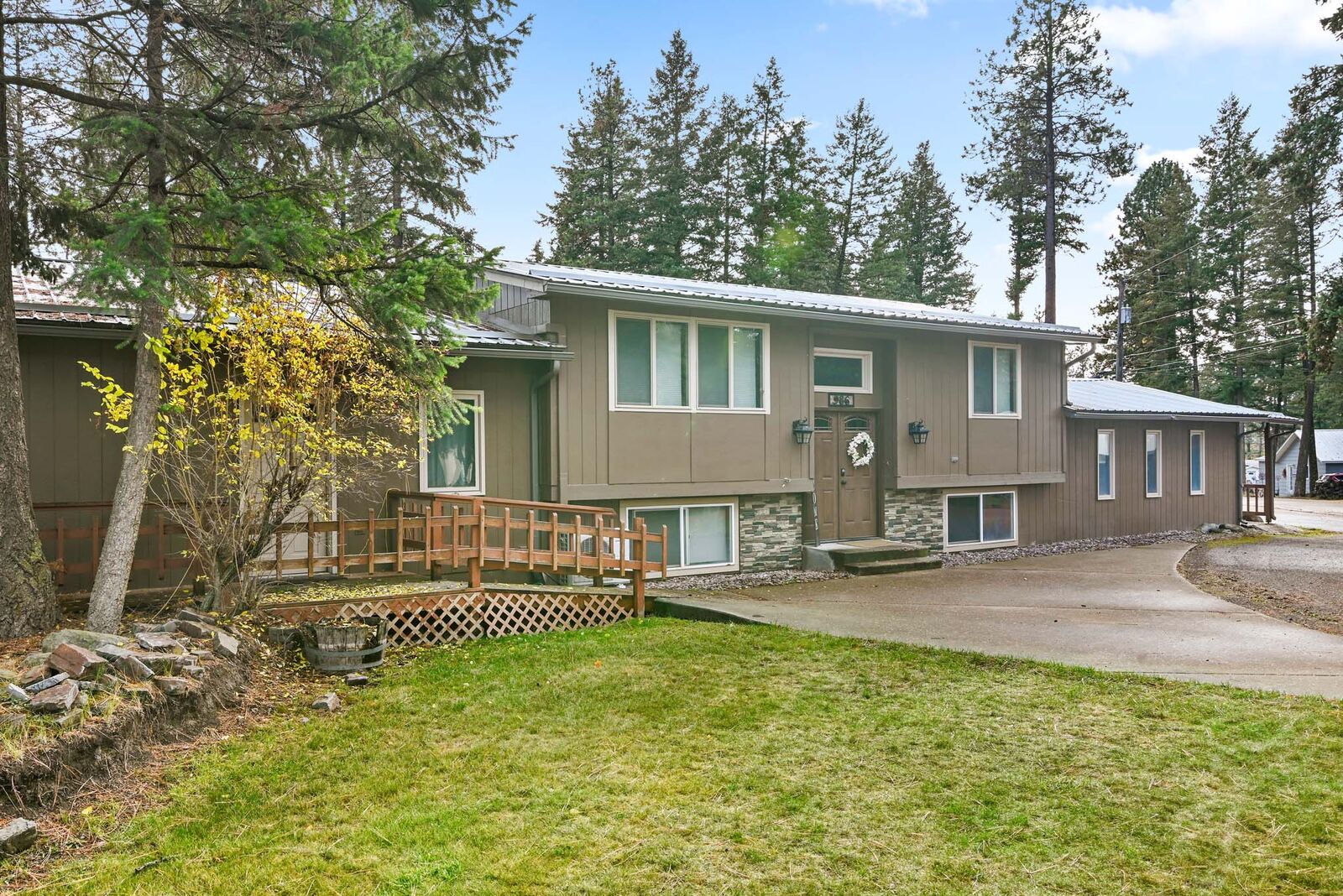 Property Photo:  986 3rd Street  MT 59912 