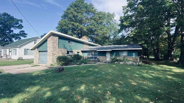 507 W Garfield  Charlevoix MI 49720 photo