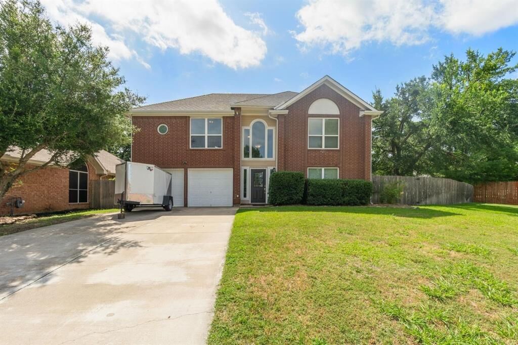 Property Photo:  4548 Queenswood Drive  TX 75052 