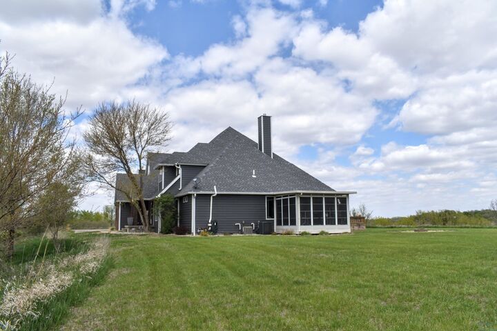 Property Photo:  4640 Perry Way  IA 51104 