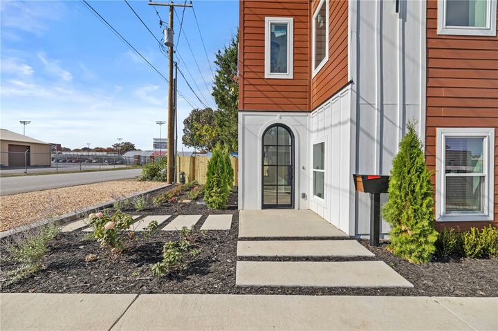 Property Photo: 1006 Center Avenue AR 72764