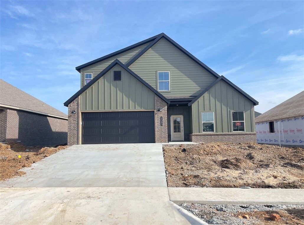 Property Photo: 2303 N Presley Street AR 72761