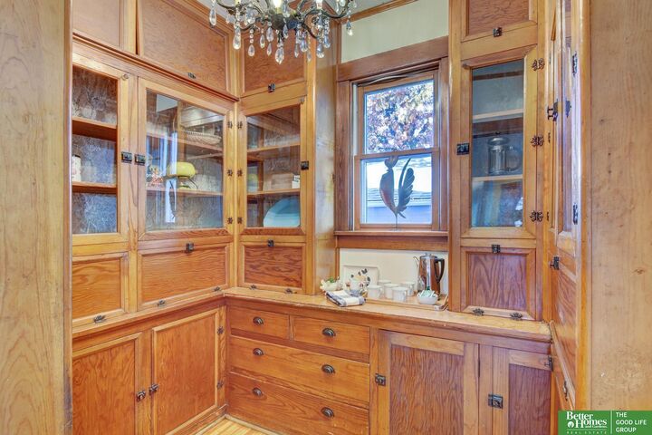 Property Photo:  2301 S 35th Avenue  NE 68105 