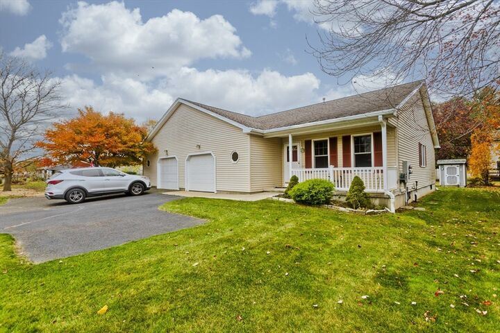 Property Photo:  86 Beveridge Blvd 86  MA 01085 