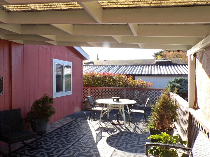 Property Photo: 1427 100th Street SW 50 WA 98204