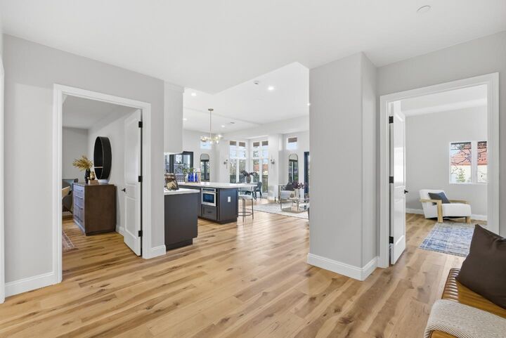 Property Photo: 200 Sheridan Avenue 305 CA 94306