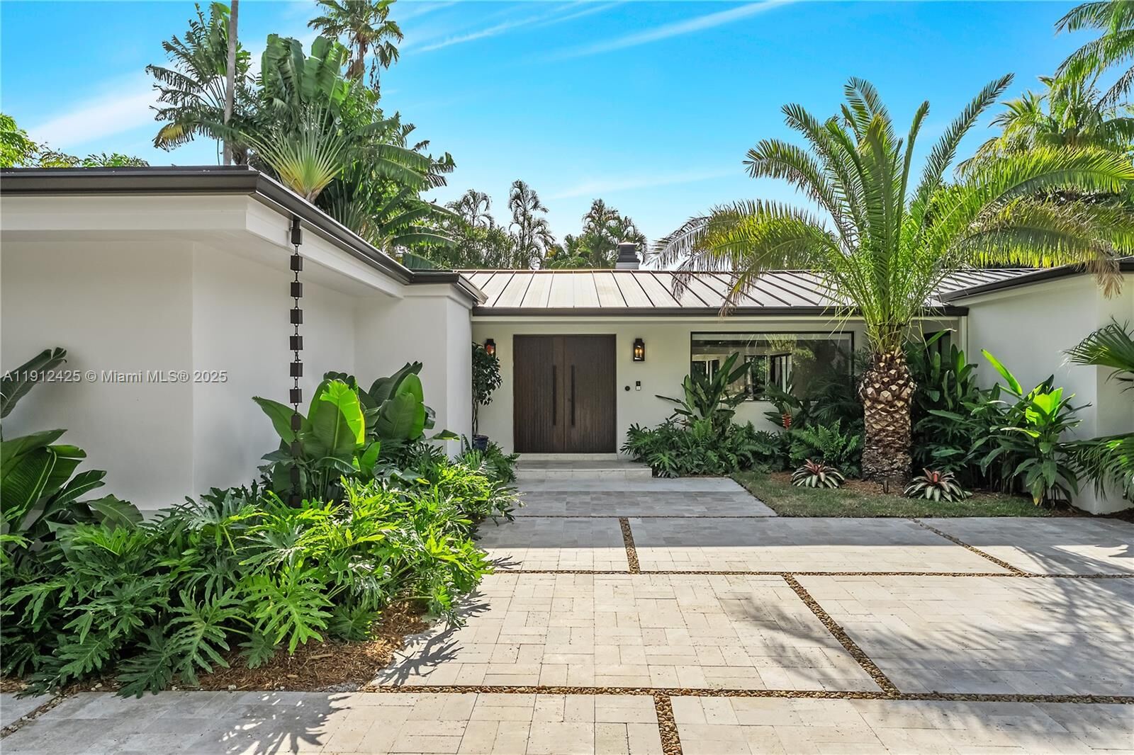 Property Photo:  325 Gulf Rd  FL 33149 