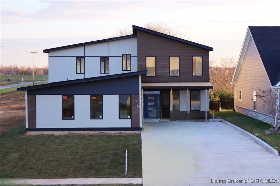 Property Photo: 1020 Ridgeview Drive IN 47130