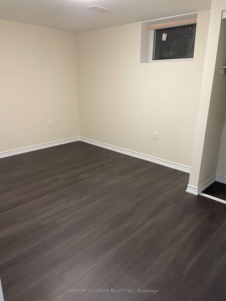 Photo de la propriété:  141 Columbia Road E  ON L4N 8E3 