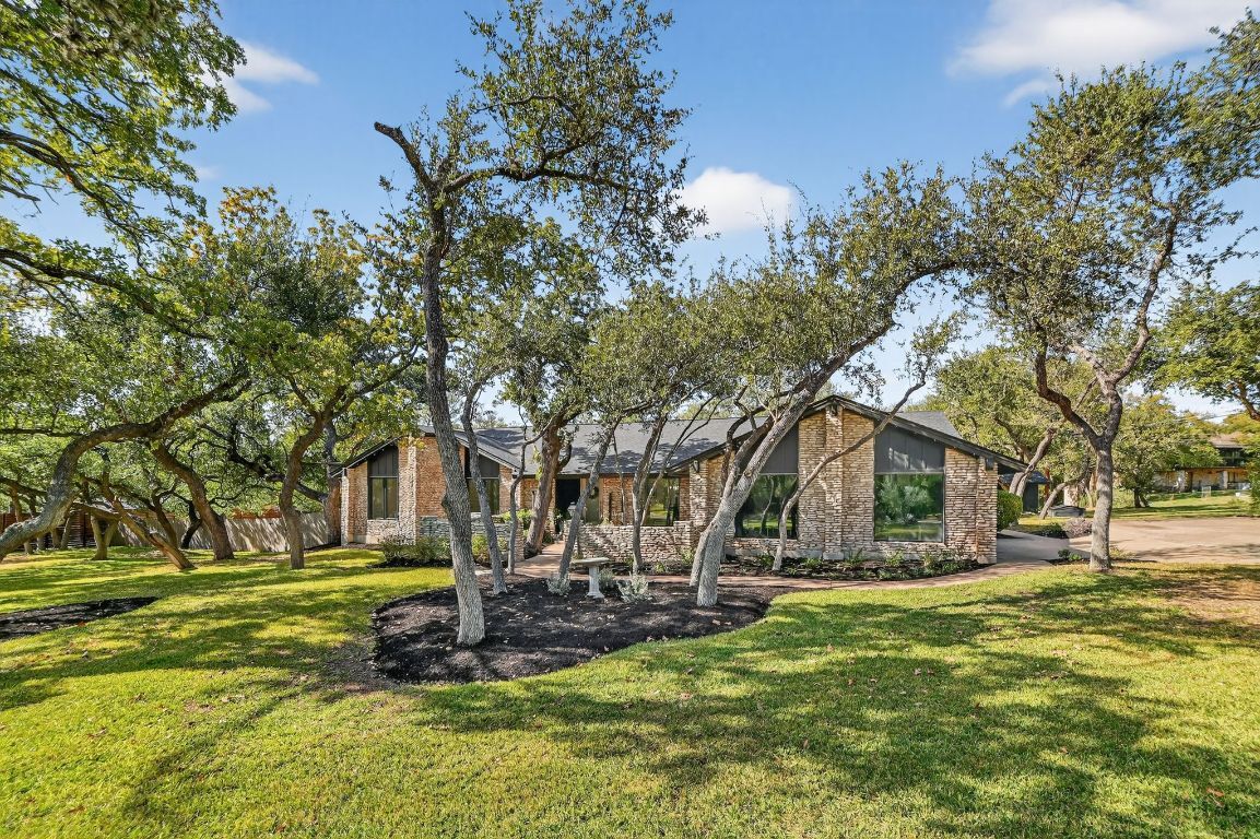 Property Photo: 10600 Glass Mountain Trail TX 78750