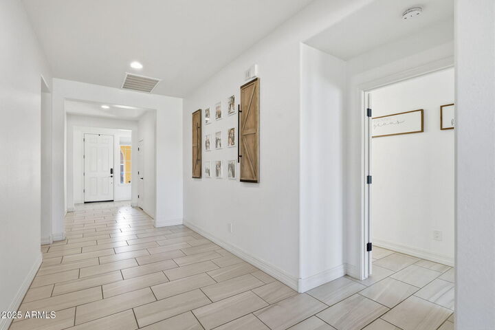 Property Photo: 1592 E Luna Blanca Way AZ 85140