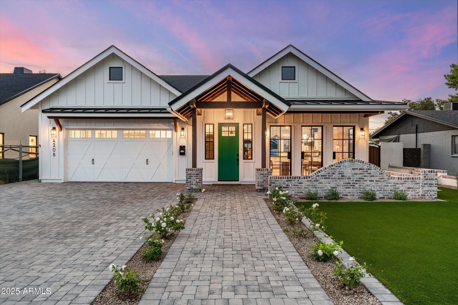 Property Photo: 4208 N 41st Place AZ 85018