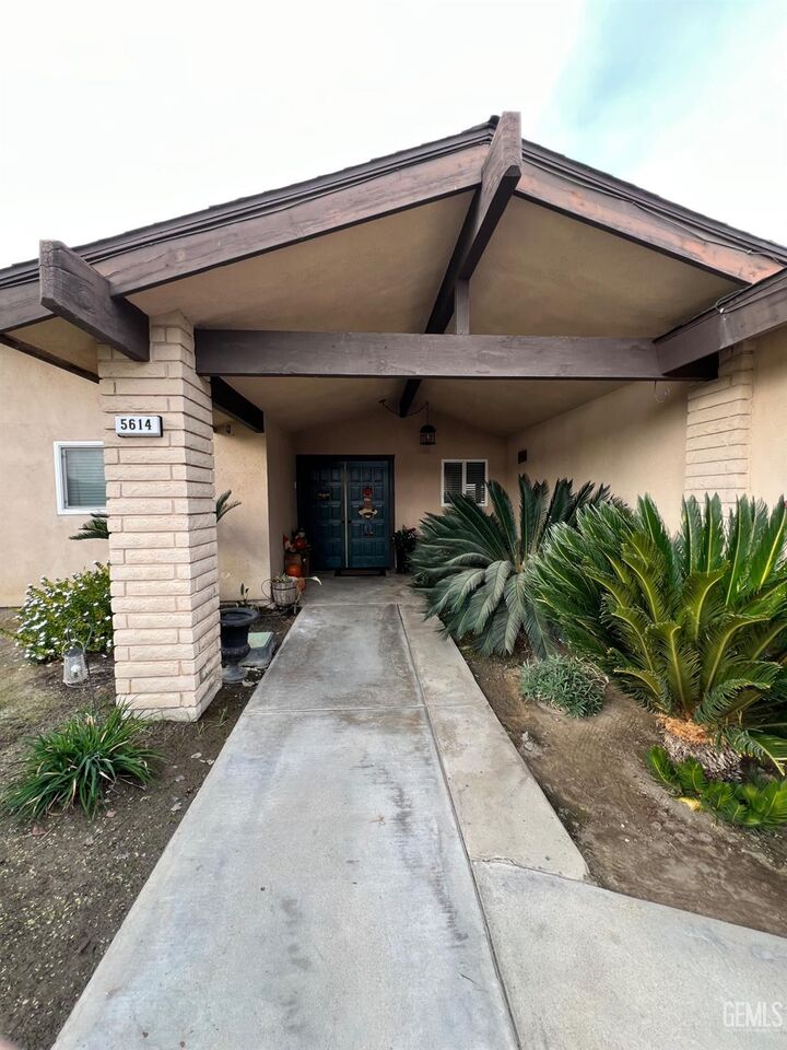 Property Photo:  5614 Halifax Street  CA 93309 