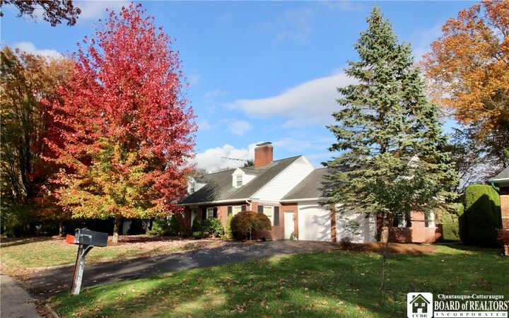 Property Photo:  67 Warwick Road  NY 14701 