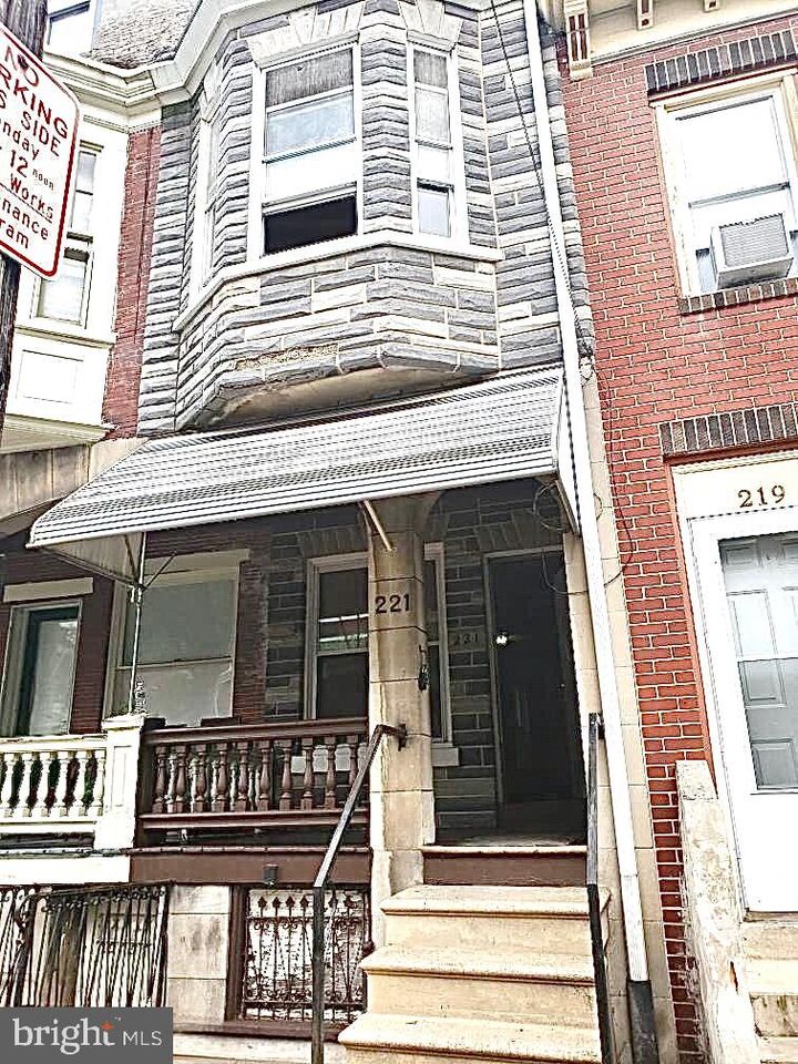 221 N 11th Street  Reading PA 19601 photo